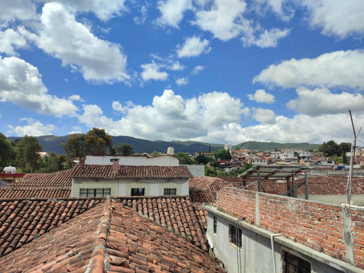 Hostal Ikal San Cristóbal de Las Casas Εξωτερικό φωτογραφία